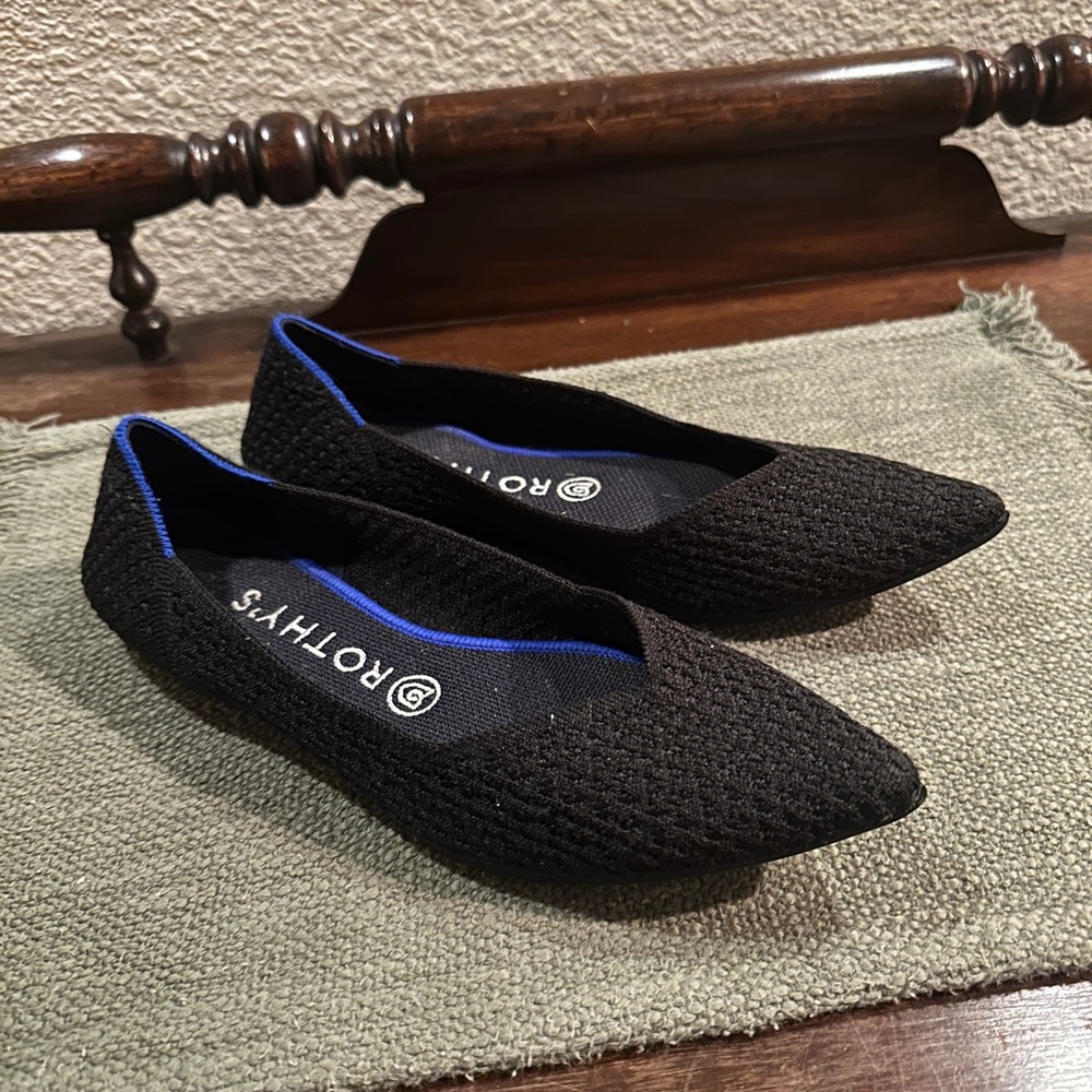 Rothy's Black Pointed Knit Flats with Blue Trim